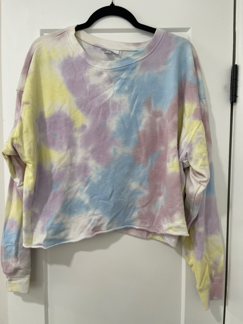 Colsie Pastel Tie-Dye Cropped Sweatshirt in Blue, Purple & Yellow